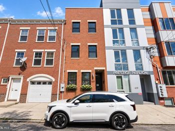 631 W Oxford Street