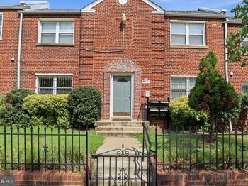 1724 Capitol NE