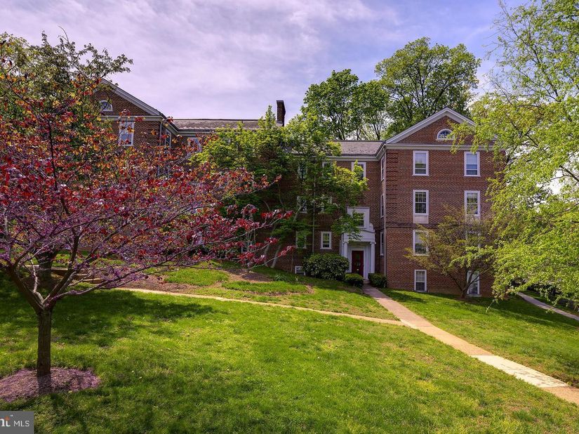 3690 38TH Street NW C237, Washington DC 20016