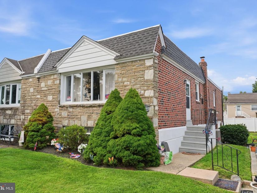 2012 Tomlinson, Philadelphia PA 19116
