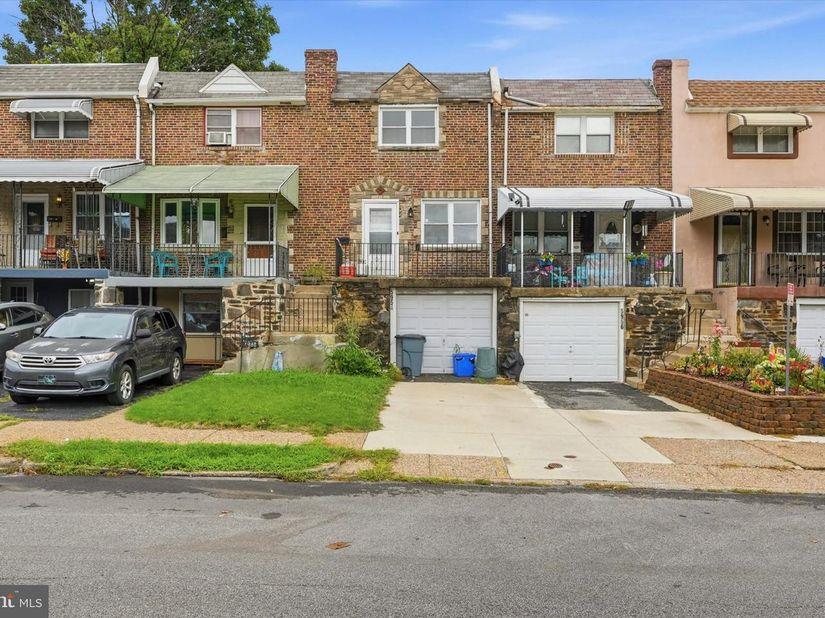5954 Newtown Avenue, Philadelphia PA 19120