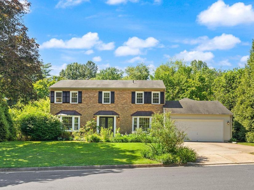 9719 Cinnamon Creek Drive, Vienna VA 22182