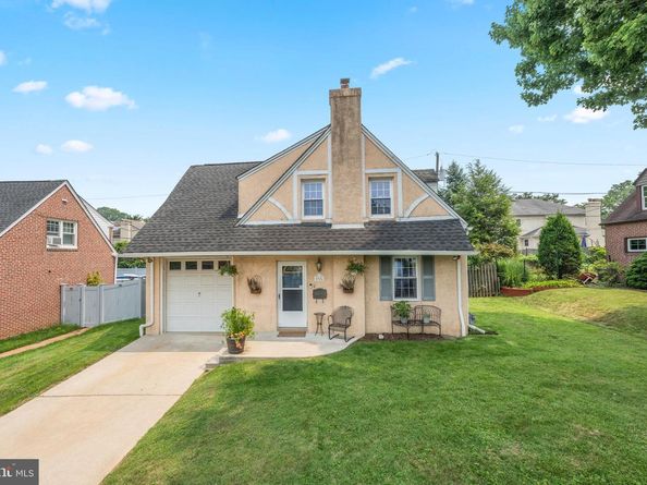 2326 S Gilinger Road, Lafayette Hill PA 19444
