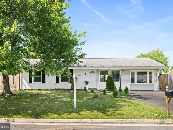 501 E Poplar Road E, Sterling VA 20164