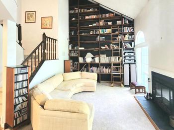 15 Laurel Circle