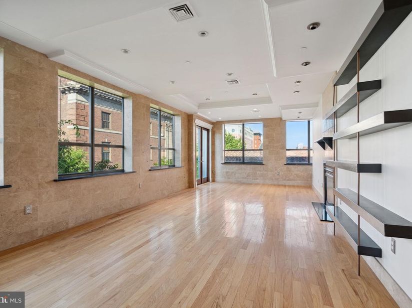 1335 Pine Street 401, Philadelphia PA 19107
