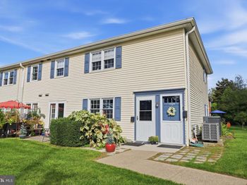 1504 Yardley Commons