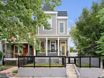 2105 4TH Street NE