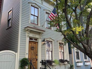 1015 Queen Street