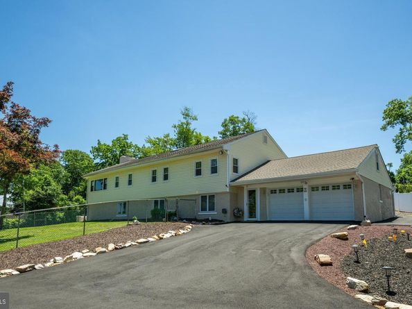 11 Williams Lane, Yardley PA 19067