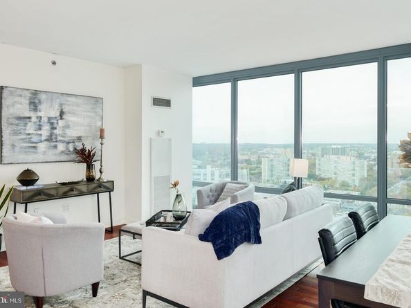 2101 Market Street 3307, Philadelphia PA 19103