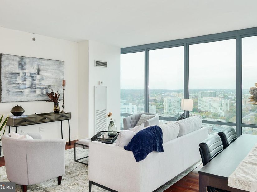 2101 Market Street 3307, Philadelphia PA 19103
