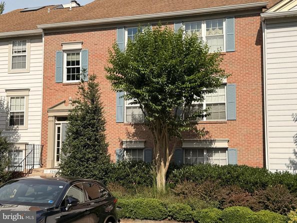 12101 Greenwood Court 301, Fairfax VA 22033