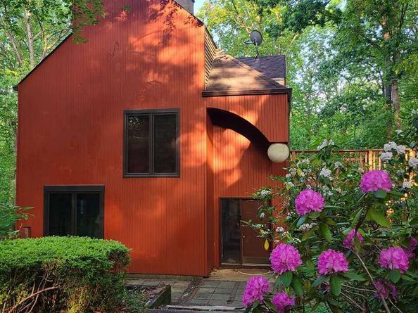 10817 Cross School Road, Reston VA 20191