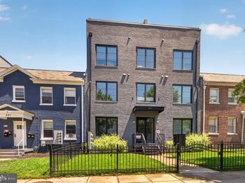 217 20TH Street NE