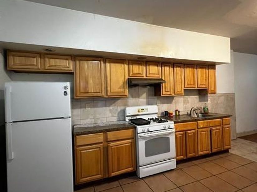 1905 S 7TH Street, Philadelphia PA 19148