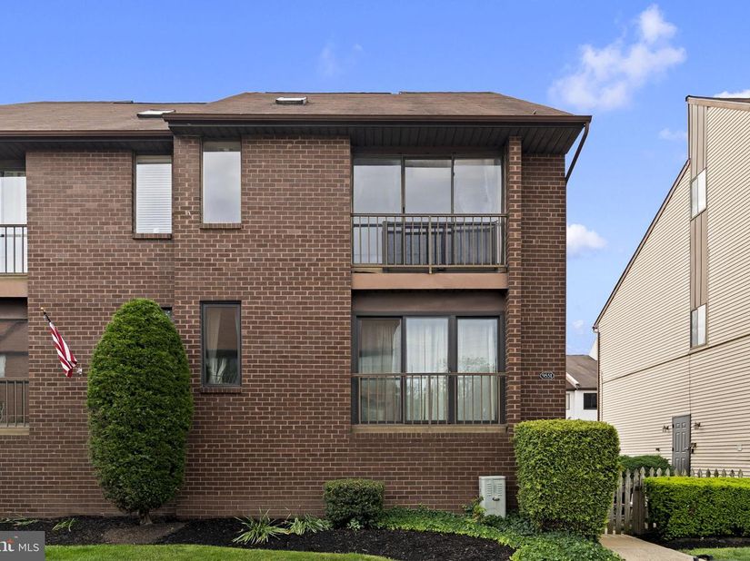 9551 James Street 15B, Philadelphia PA 19114