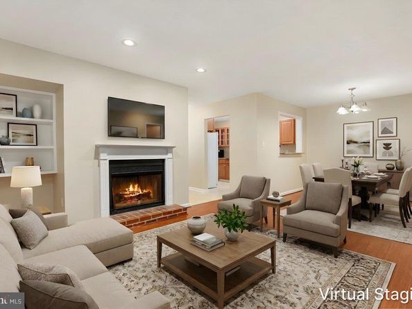 10110 Oakton Terrace Road 10110, Oakton VA 22124