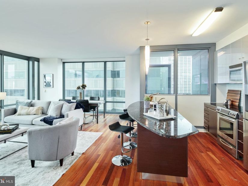 2101 Market Street 3507, Philadelphia PA 19103