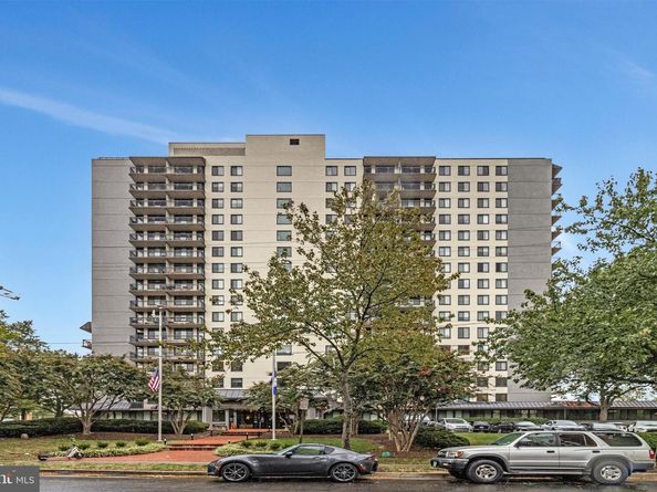 801 N Pitt Street 1006, Alexandria VA 22314