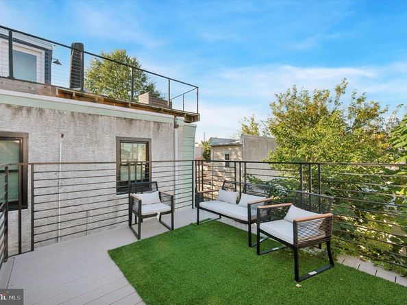 1709 Christian Street, Philadelphia PA 19146