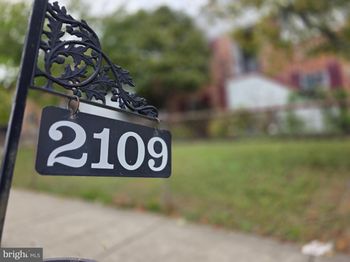 2109 S Lowell Street