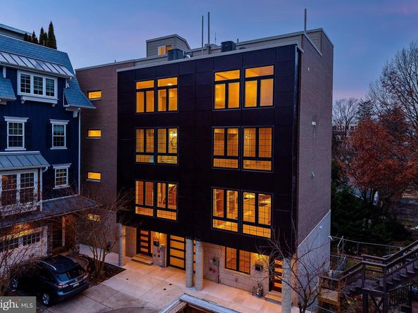 252 Gate Street, Philadelphia PA 19128