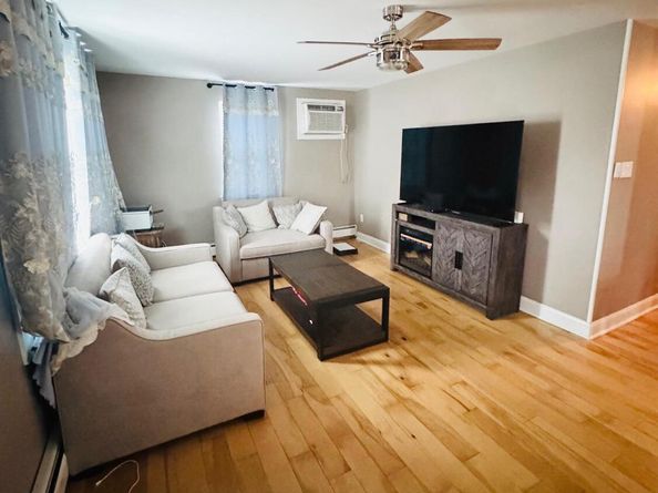 8239 Pine Road, Philadelphia PA 19111