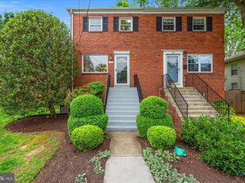 411 E Howell Avenue