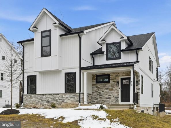 10 Churchville Lane, Churchville PA 18966