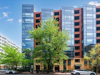 1117 10TH Street NW