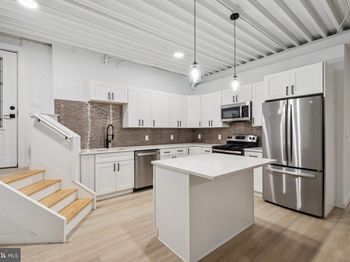 1116 N Bodine Street