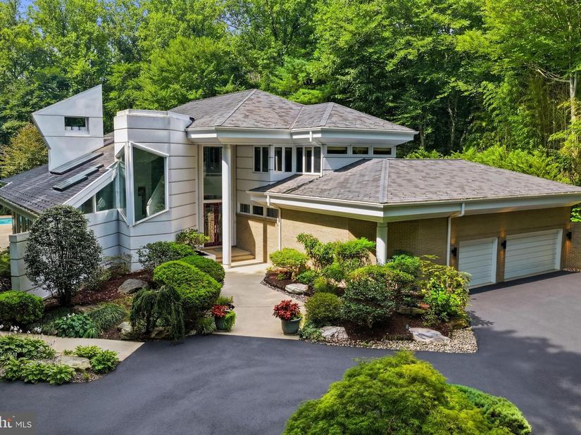 9 Oaklyn Court, Potomac MD 20854