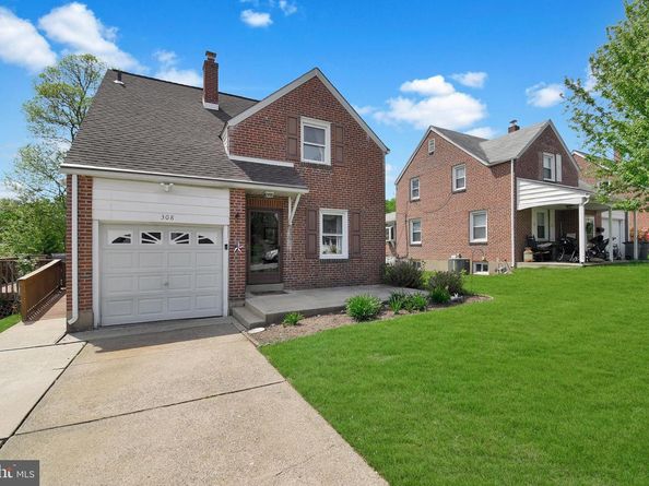 308 Edgemore Road, Secane PA 19018