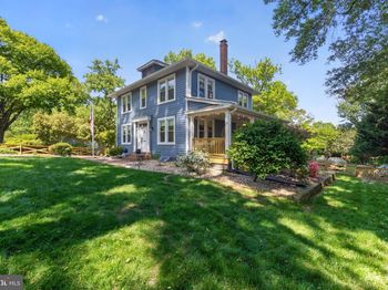 805 N Quaker Lane