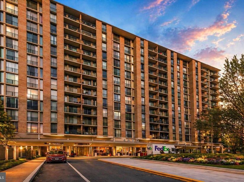 4600 S Four Mile Run Drive 1228, Arlington VA 22204