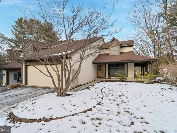 201 Springhouse Pond, Chesterbrook PA 19087