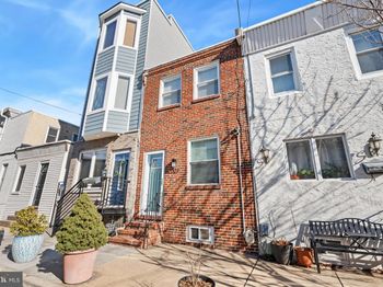 2207 E Albert Street