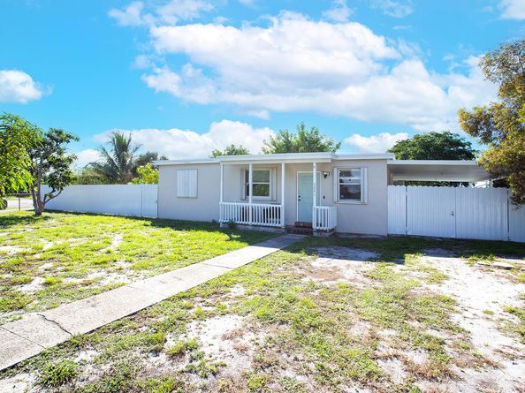 5241 NE 16th Terrace E, Pompano Beach FL 33064