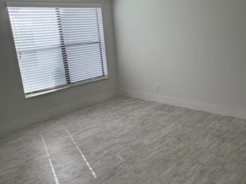 5545 Lakeview Mews Terrace