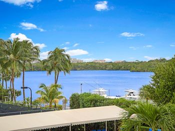 2121 N Ocean Boulevard