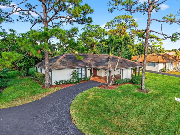 435 Pine Villa Drive, Atlantis FL 33462