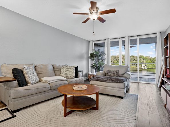 9450 Poinciana Place 203, Davie FL 33324