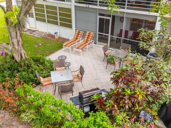 210 Oakridge N 210, Deerfield Beach FL 33442