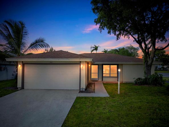 1201 Pine Sage Circle, West Palm Beach FL 33409