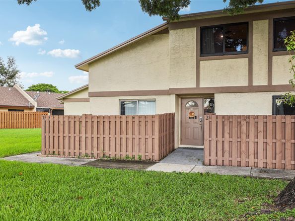 10875 NW 29th Mnr 2, Sunrise FL 33322