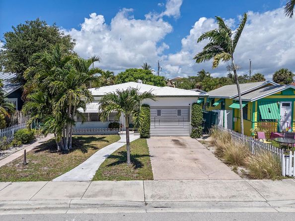 215 N M Street, Lake Worth Beach FL 33460