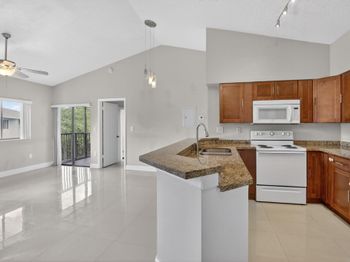 2445 SW 18th Terrace