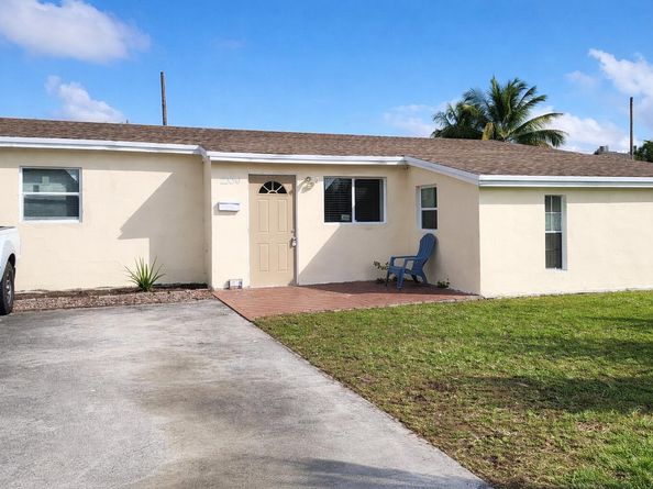 2330 NE 1st Avenue, Pompano Beach FL 33060