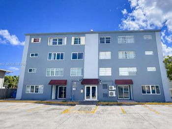 1060 Crystal Lake Dr 401